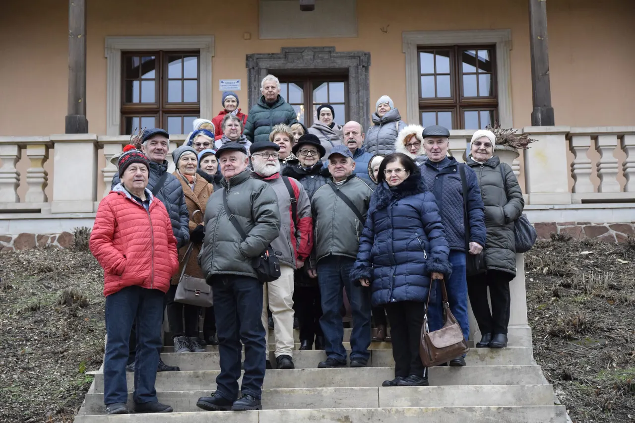 Chęciński Uniwersytet Trzeciego Wieku z wizytą w RCNT